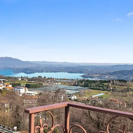 Lejlighed La Mansarda Sul Lago: Rustic Attic With Balcony & Parking - Happy Nebbiuno